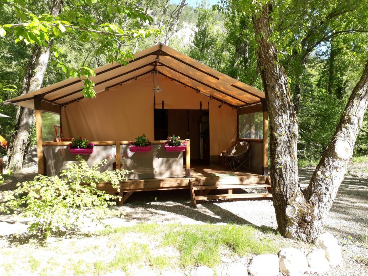 Les Acacias Hotel Vercheny Kültér fotó